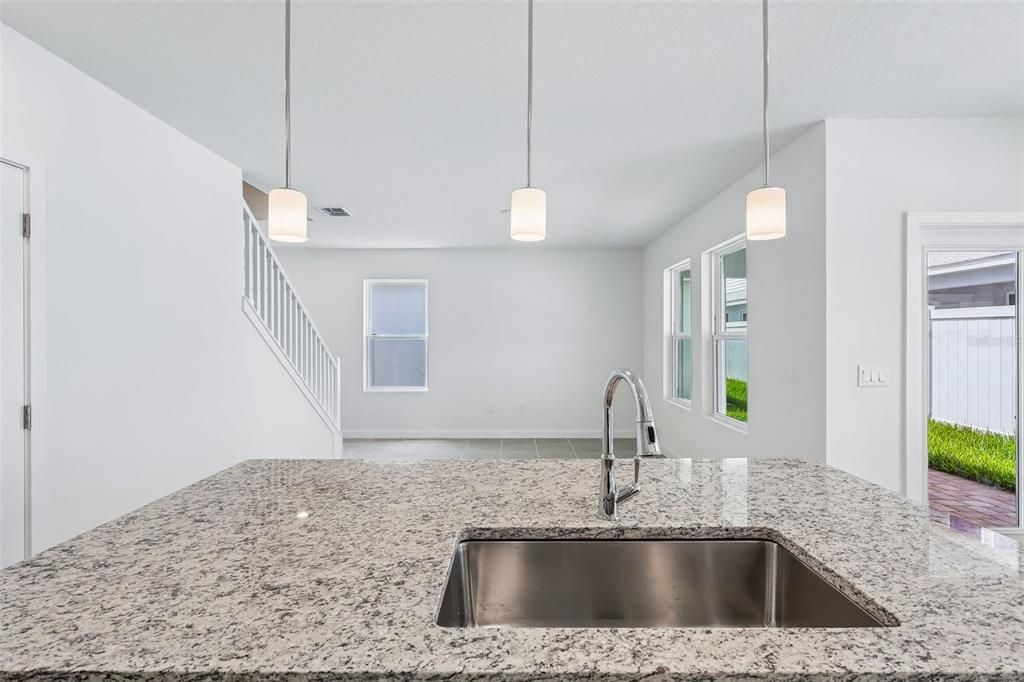 En Venta: $329,990 (3 camas, 2 baños, 1469 Pies cuadrados)