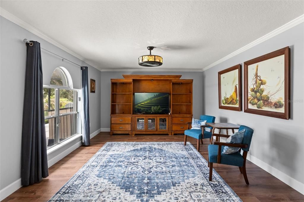 For Sale: $569,900 (4 beds, 2 baths, 2937 Square Feet)