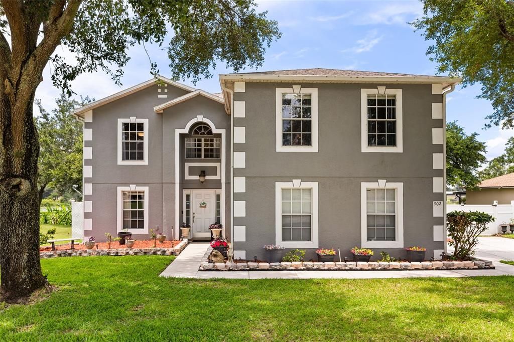 For Sale: $569,900 (4 beds, 2 baths, 2937 Square Feet)
