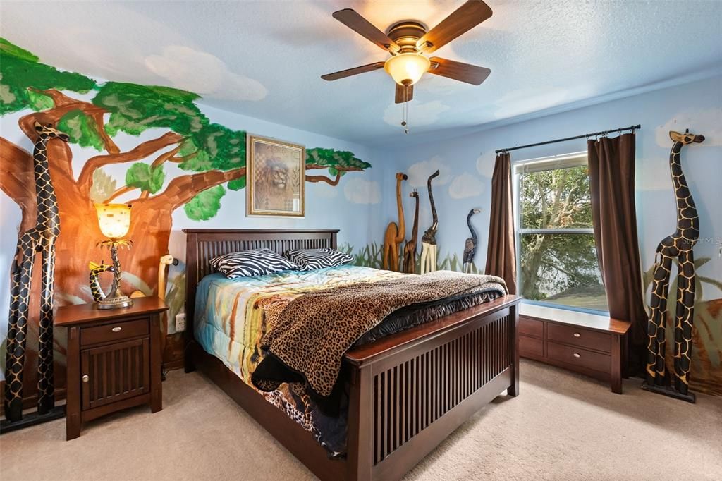 For Sale: $569,900 (4 beds, 2 baths, 2937 Square Feet)