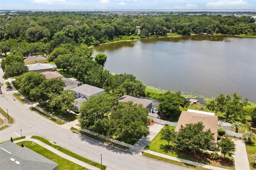 For Sale: $569,900 (4 beds, 2 baths, 2937 Square Feet)