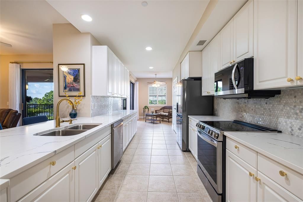 For Sale: $375,000 (2 beds, 2 baths, 1788 Square Feet)