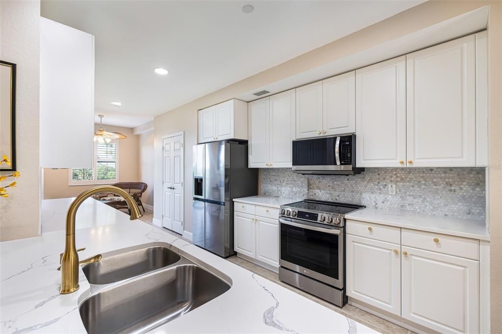 For Sale: $375,000 (2 beds, 2 baths, 1788 Square Feet)
