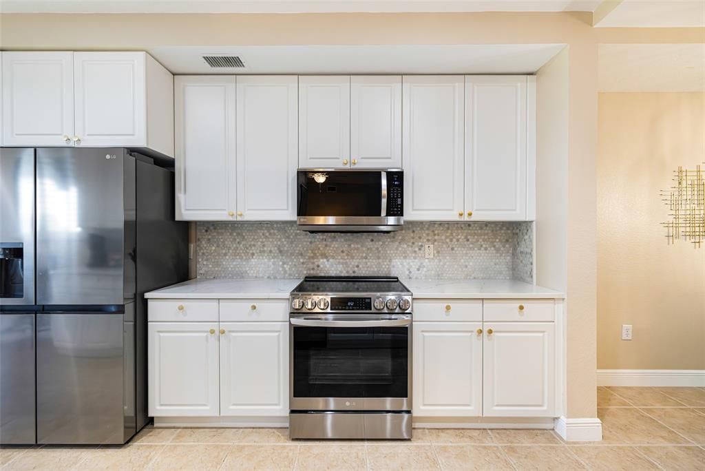 For Sale: $375,000 (2 beds, 2 baths, 1788 Square Feet)