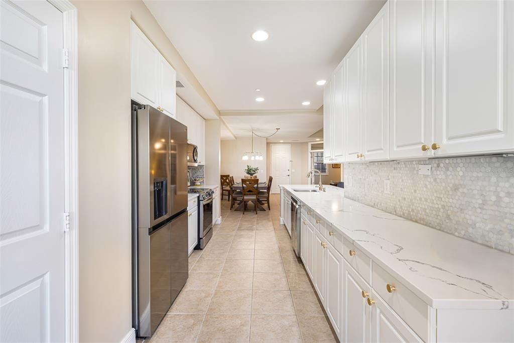 For Sale: $375,000 (2 beds, 2 baths, 1788 Square Feet)