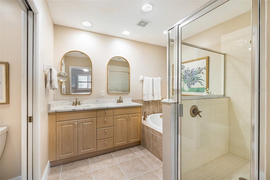 For Sale: $375,000 (2 beds, 2 baths, 1788 Square Feet)