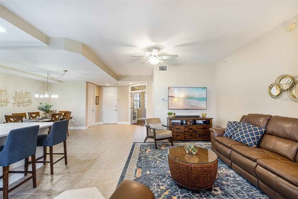 For Sale: $375,000 (2 beds, 2 baths, 1788 Square Feet)