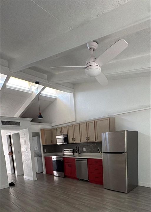 For Rent: $1,500 (1 beds, 1 baths, 465 Square Feet)