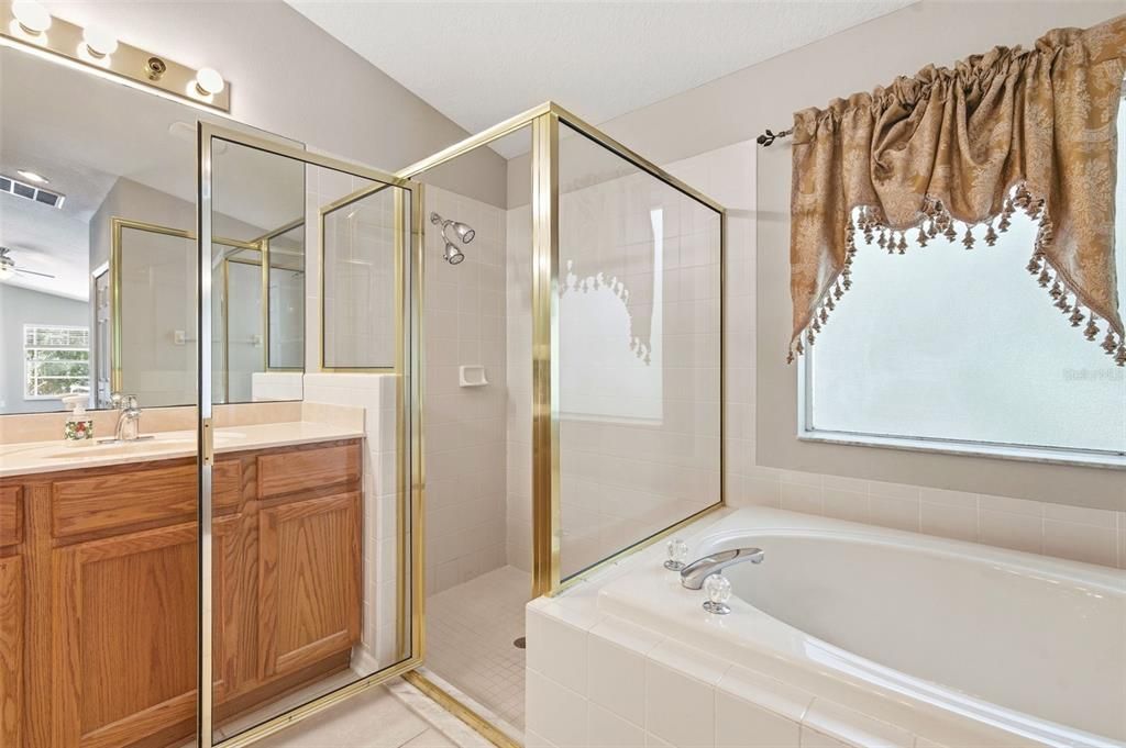 For Sale: $559,900 (4 beds, 3 baths, 2561 Square Feet)