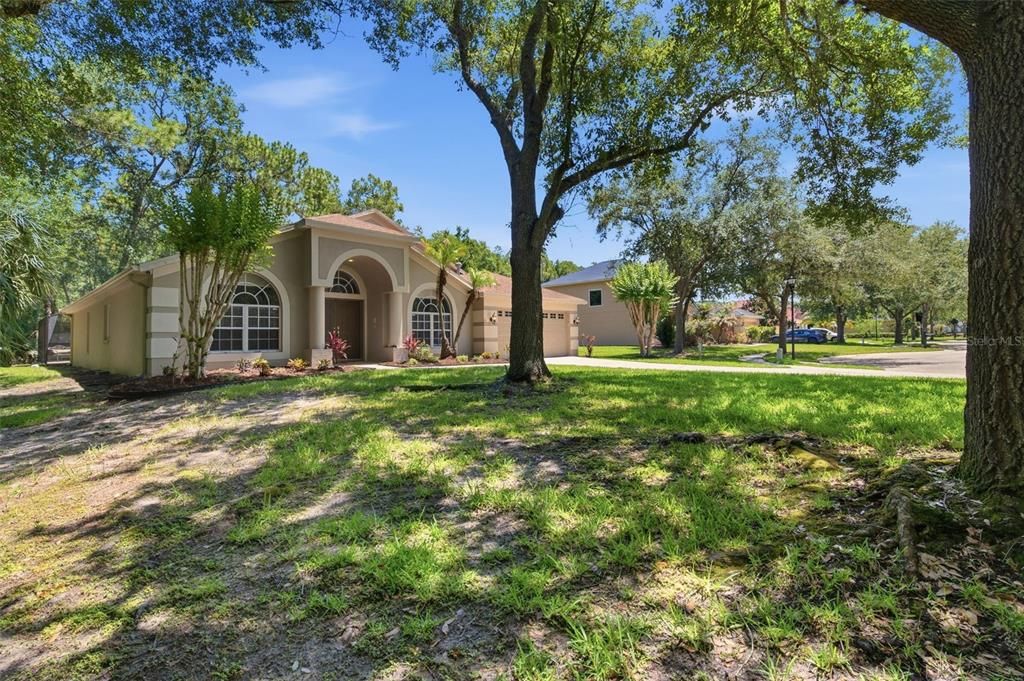 For Sale: $559,900 (4 beds, 3 baths, 2561 Square Feet)