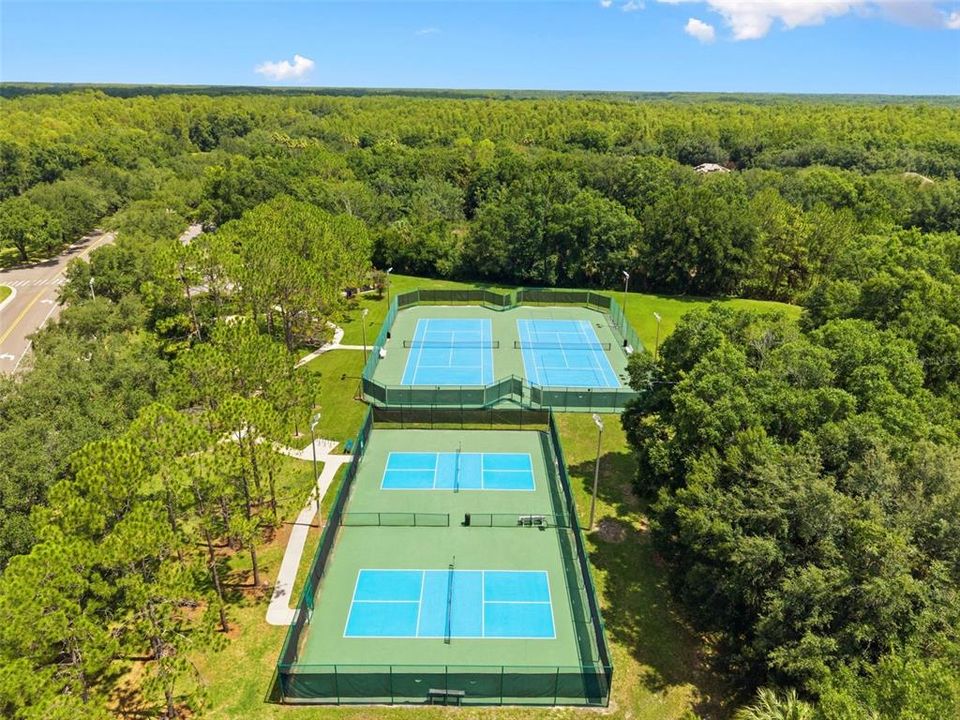 For Sale: $559,900 (4 beds, 3 baths, 2561 Square Feet)