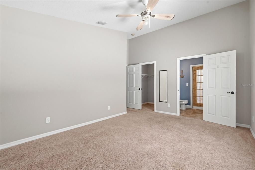 For Sale: $559,900 (4 beds, 3 baths, 2561 Square Feet)