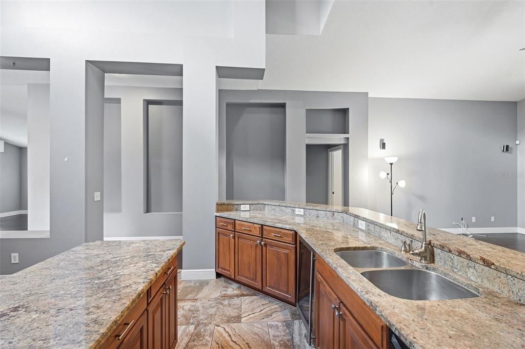For Sale: $559,900 (4 beds, 3 baths, 2561 Square Feet)
