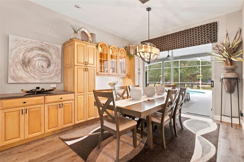 En Venta: $950,000 (4 camas, 2 baños, 2322 Pies cuadrados)