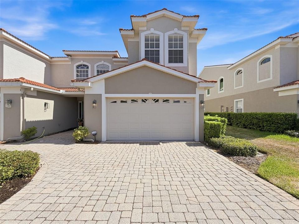 En Venta: $548,000 (3 camas, 2 baños, 2538 Pies cuadrados)