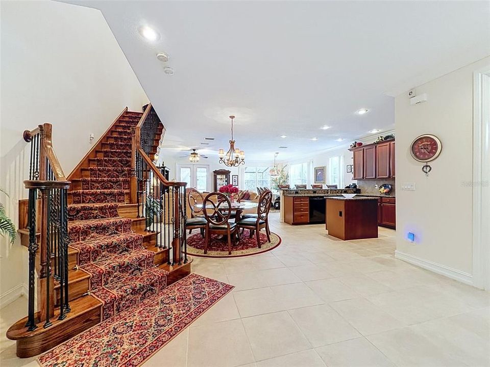 En Venta: $548,000 (3 camas, 2 baños, 2538 Pies cuadrados)