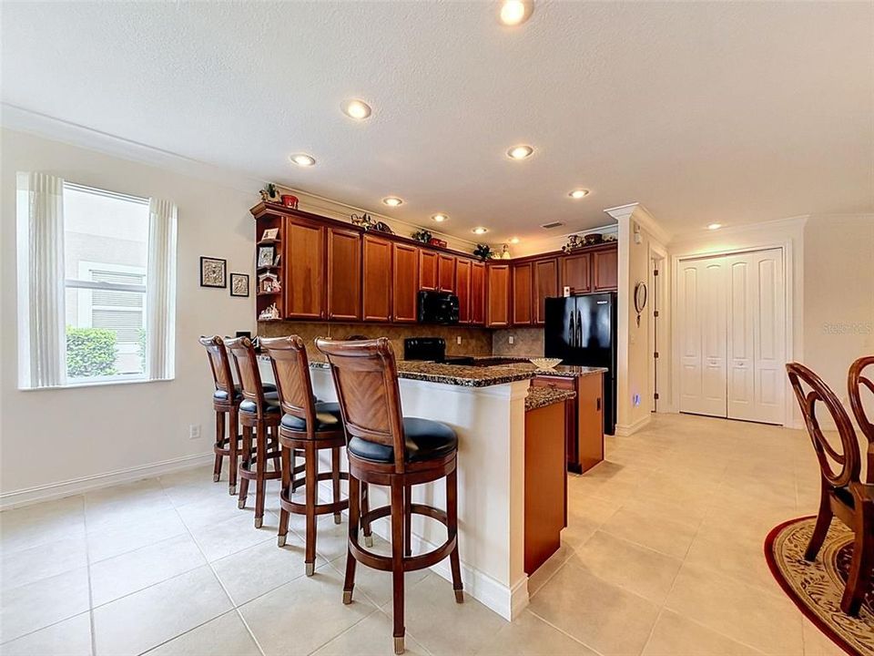 En Venta: $548,000 (3 camas, 2 baños, 2538 Pies cuadrados)
