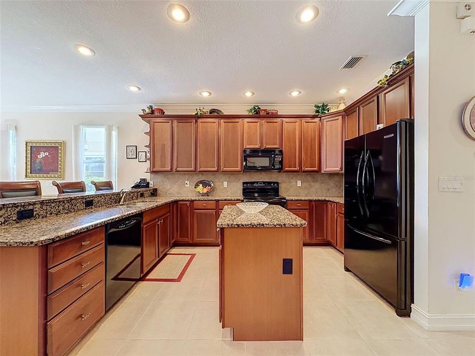 En Venta: $548,000 (3 camas, 2 baños, 2538 Pies cuadrados)