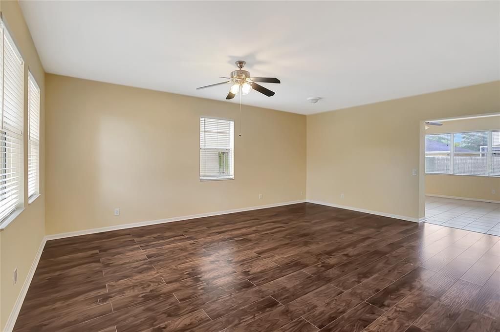 В аренду: $2,495 (4 спален, 2 ванн, 2746 Квадратных фут)