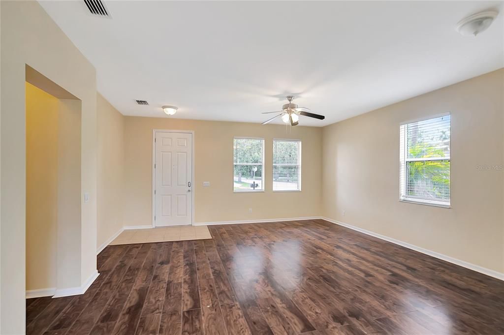 В аренду: $2,495 (4 спален, 2 ванн, 2746 Квадратных фут)