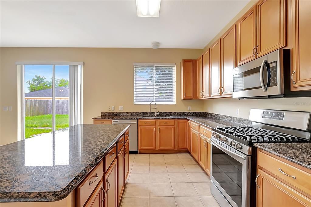 В аренду: $2,495 (4 спален, 2 ванн, 2746 Квадратных фут)