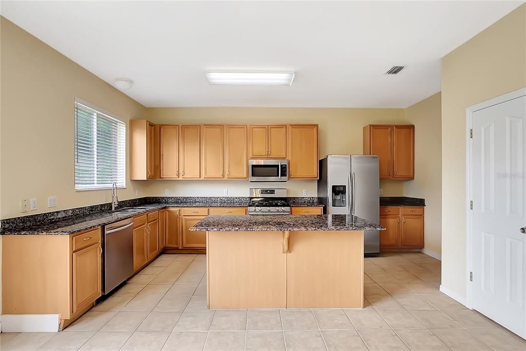 В аренду: $2,495 (4 спален, 2 ванн, 2746 Квадратных фут)
