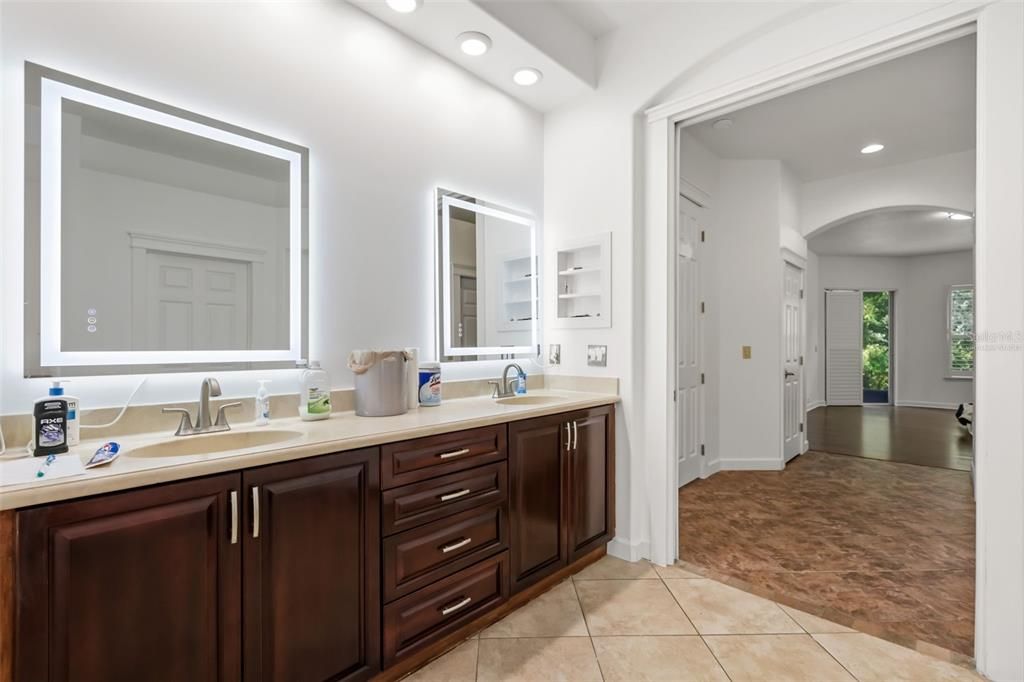 На продажу: $998,500 (7 спален, 5 ванн, 5020 Квадратных фут)