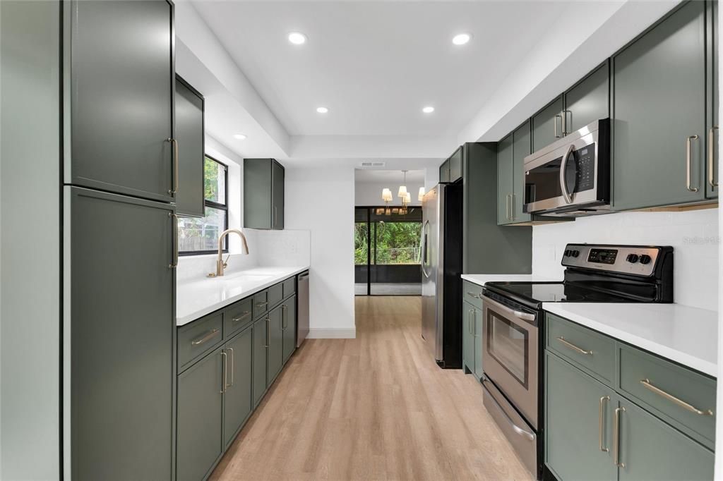 For Sale: $599,900 (3 beds, 2 baths, 2026 Square Feet)
