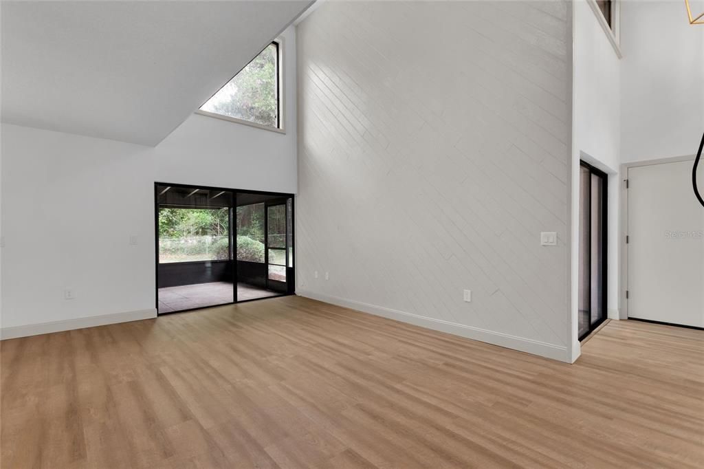 For Sale: $599,900 (3 beds, 2 baths, 2026 Square Feet)