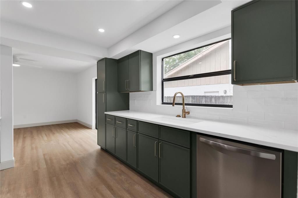 For Sale: $599,900 (3 beds, 2 baths, 2026 Square Feet)