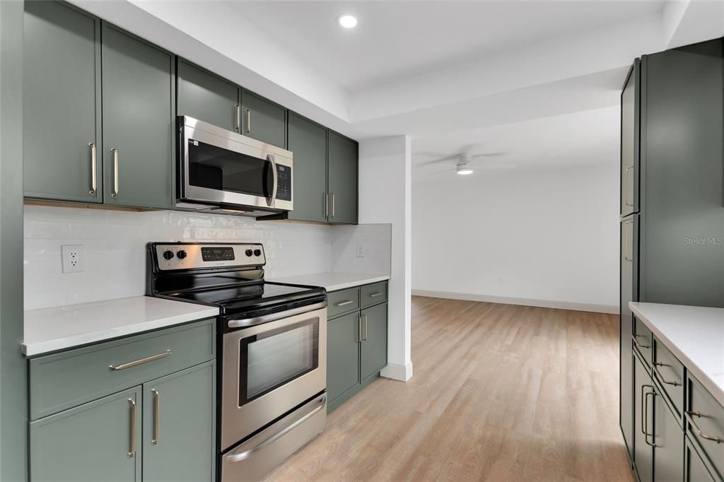 For Sale: $599,900 (3 beds, 2 baths, 2026 Square Feet)