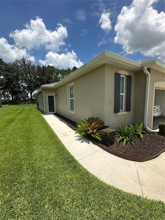 For Sale: $279,900 (2 beds, 2 baths, 1330 Square Feet)
