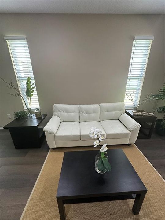 For Sale: $279,900 (2 beds, 2 baths, 1330 Square Feet)