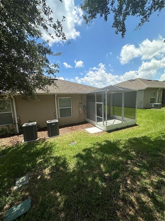 For Sale: $279,900 (2 beds, 2 baths, 1330 Square Feet)