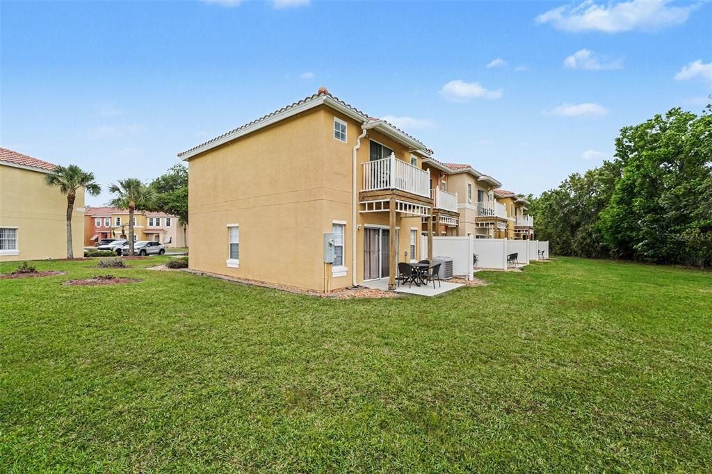 На продажу: $225,000 (3 спален, 2 ванн, 1291 Квадратных фут)