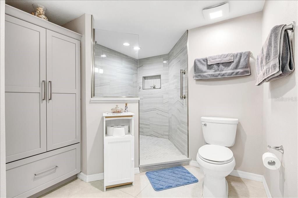 En Venta: $390,000 (3 camas, 2 baños, 1912 Pies cuadrados)