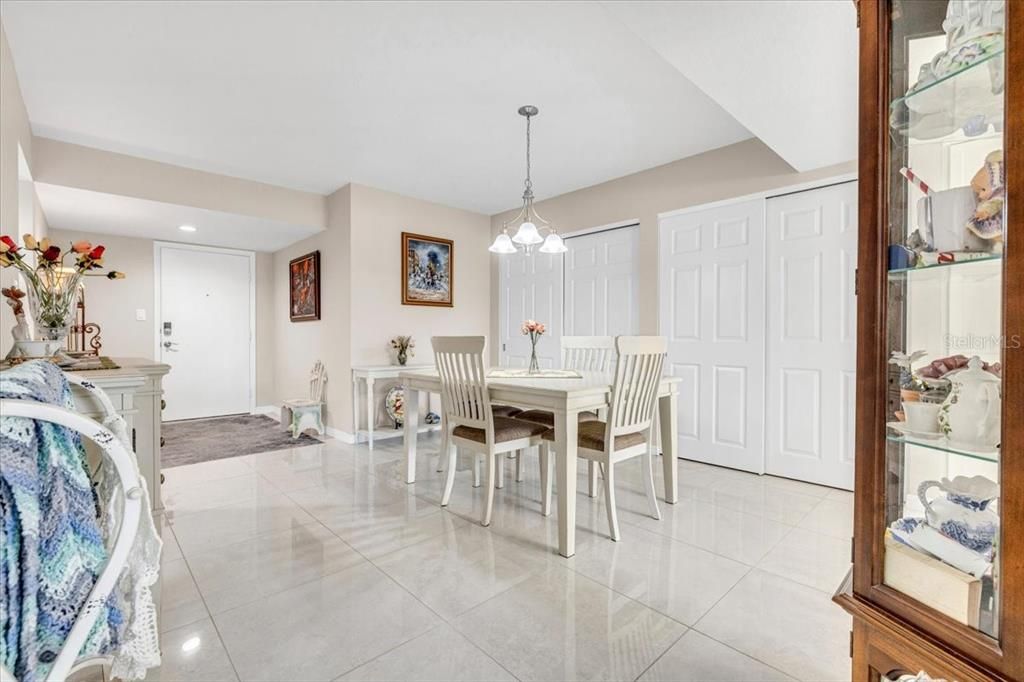 En Venta: $390,000 (3 camas, 2 baños, 1912 Pies cuadrados)