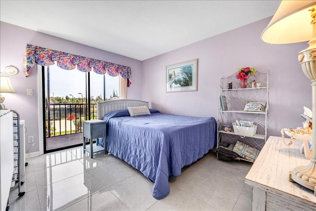 En Venta: $390,000 (3 camas, 2 baños, 1912 Pies cuadrados)