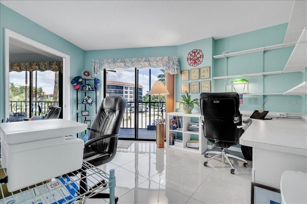 En Venta: $390,000 (3 camas, 2 baños, 1912 Pies cuadrados)