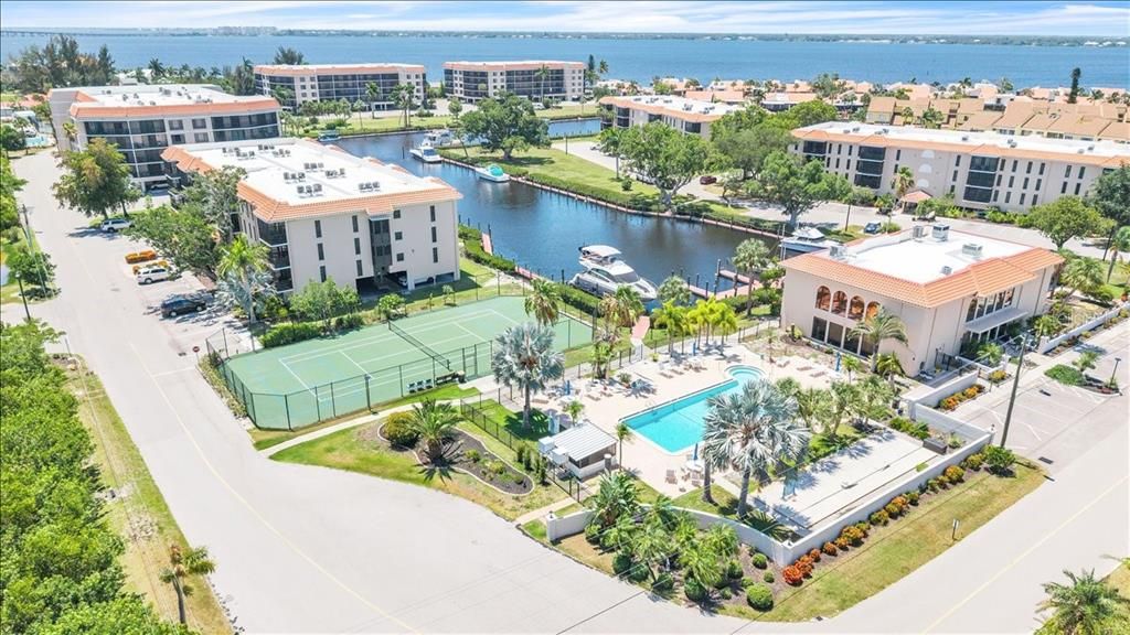 En Venta: $390,000 (3 camas, 2 baños, 1912 Pies cuadrados)