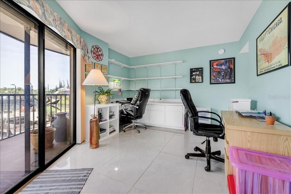 En Venta: $390,000 (3 camas, 2 baños, 1912 Pies cuadrados)