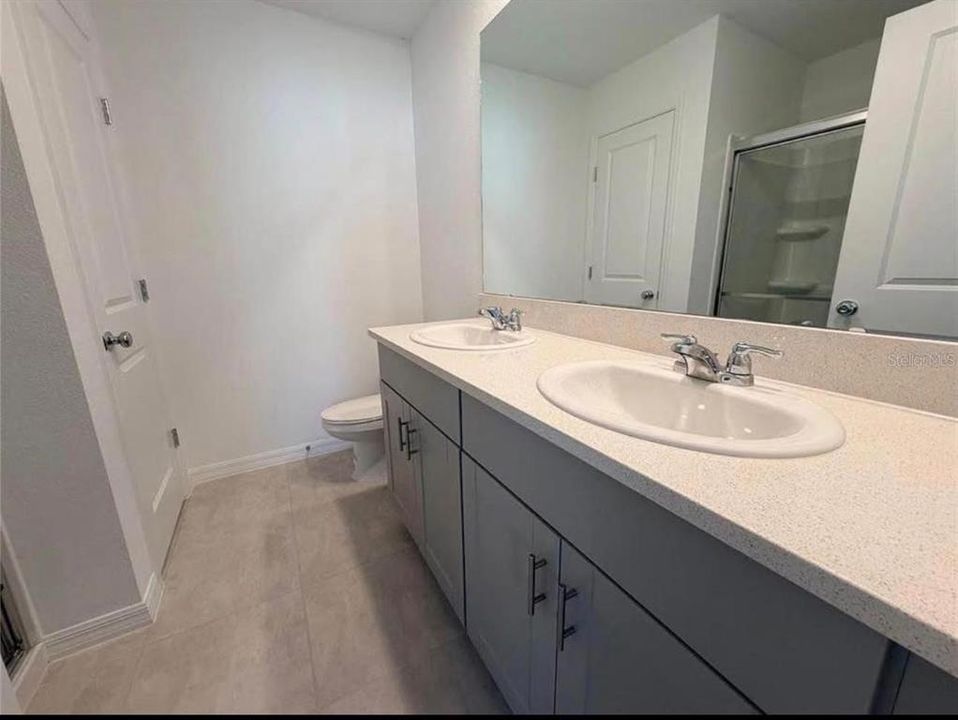 For Sale: $244,000 (3 beds, 2 baths, 1275 Square Feet)