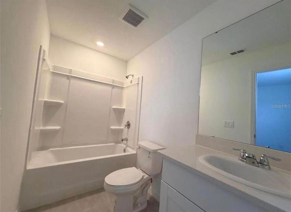 For Sale: $244,000 (3 beds, 2 baths, 1275 Square Feet)