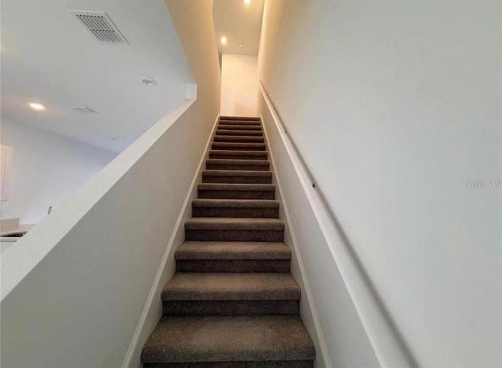 For Sale: $244,000 (3 beds, 2 baths, 1275 Square Feet)