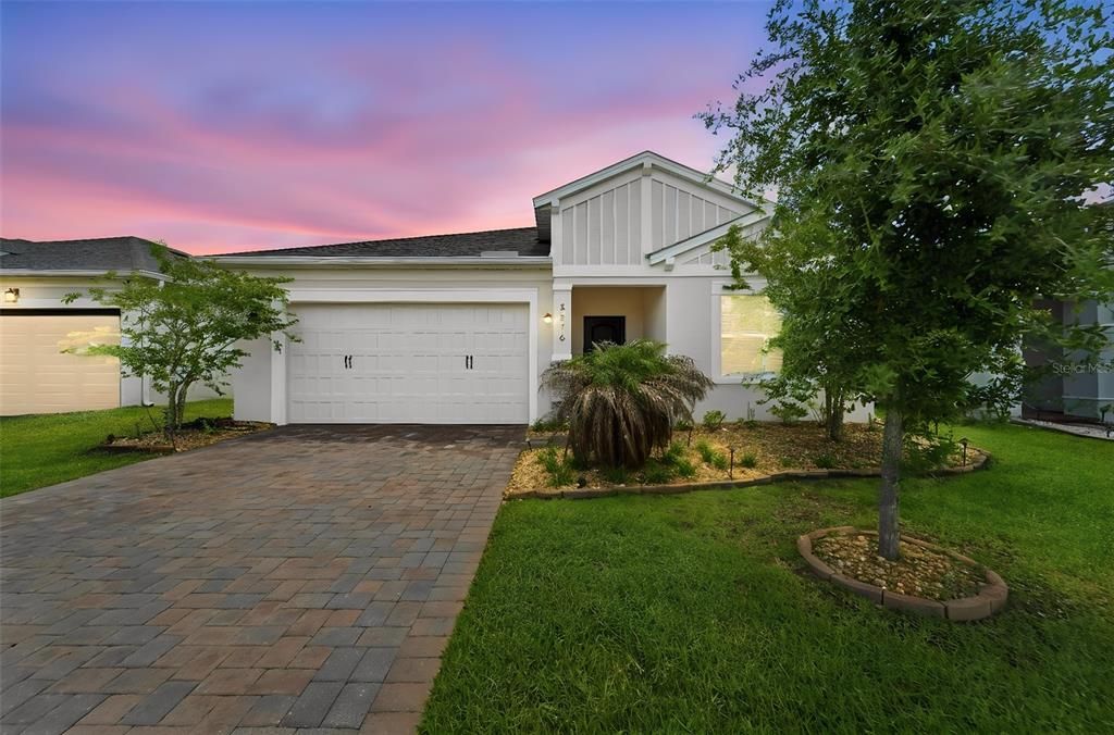 For Sale: $390,000 (4 beds, 2 baths, 1896 Square Feet)