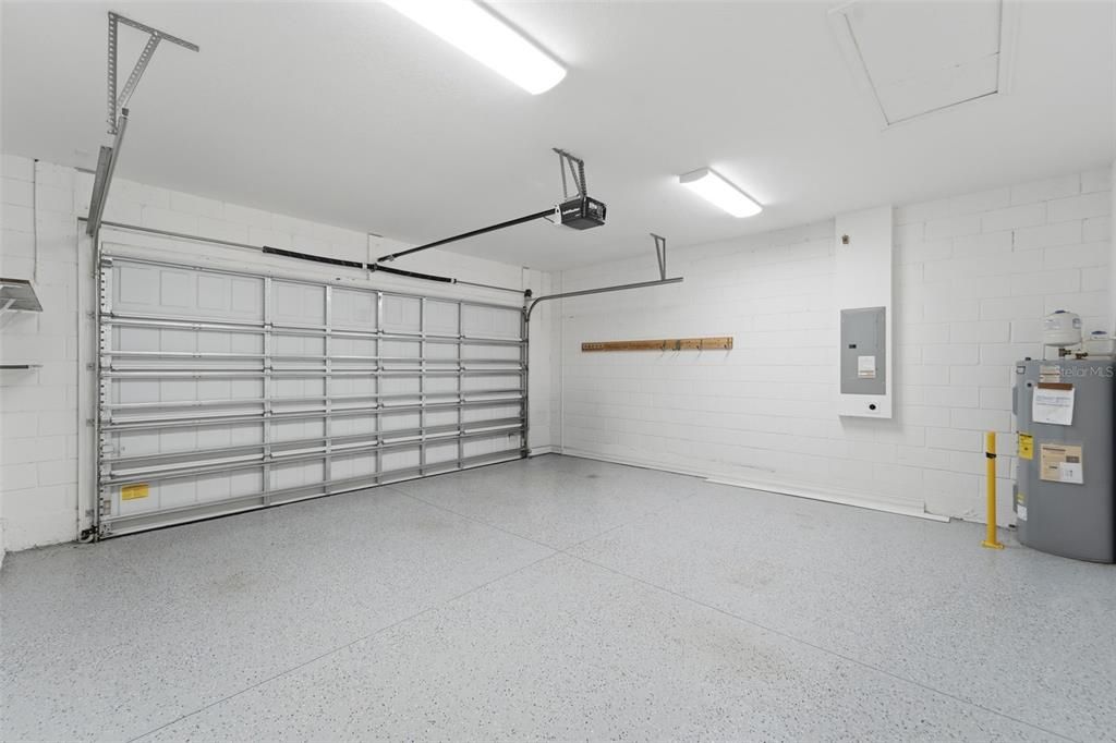 For Sale: $390,000 (4 beds, 2 baths, 1896 Square Feet)