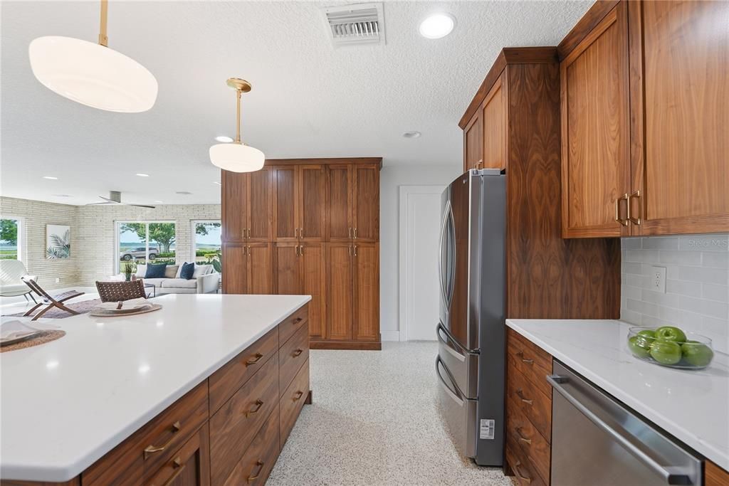 For Sale: $699,000 (3 beds, 4 baths, 2825 Square Feet)