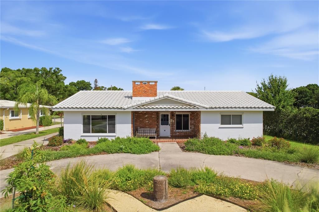 For Sale: $699,000 (3 beds, 4 baths, 2825 Square Feet)