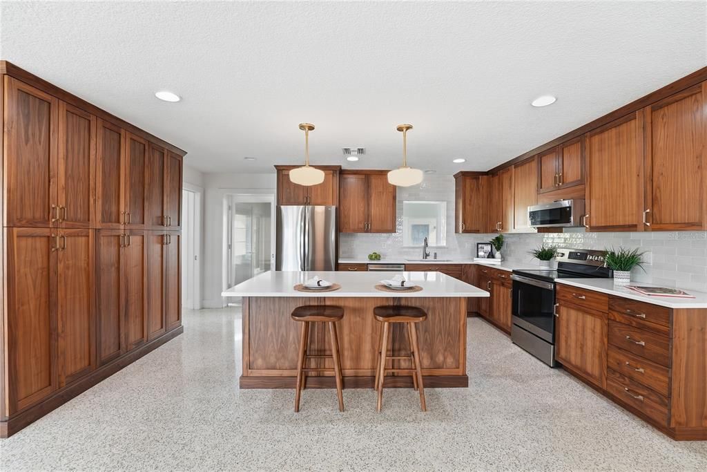 For Sale: $699,000 (3 beds, 4 baths, 2825 Square Feet)