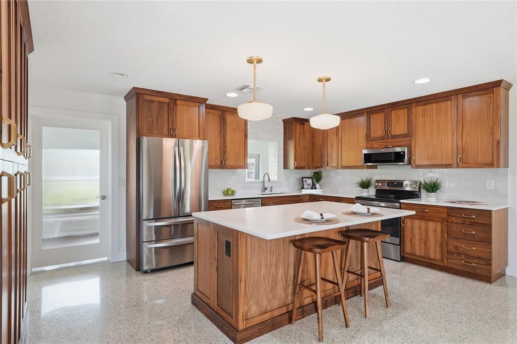 For Sale: $699,000 (3 beds, 4 baths, 2825 Square Feet)